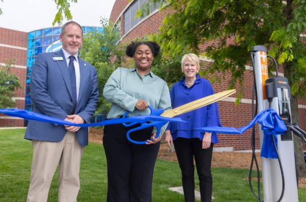 From left to right: Vice Chancellor Erik Guenard, Stout Student Association Vice President Chris Sander and Chancellor Katherine Frank