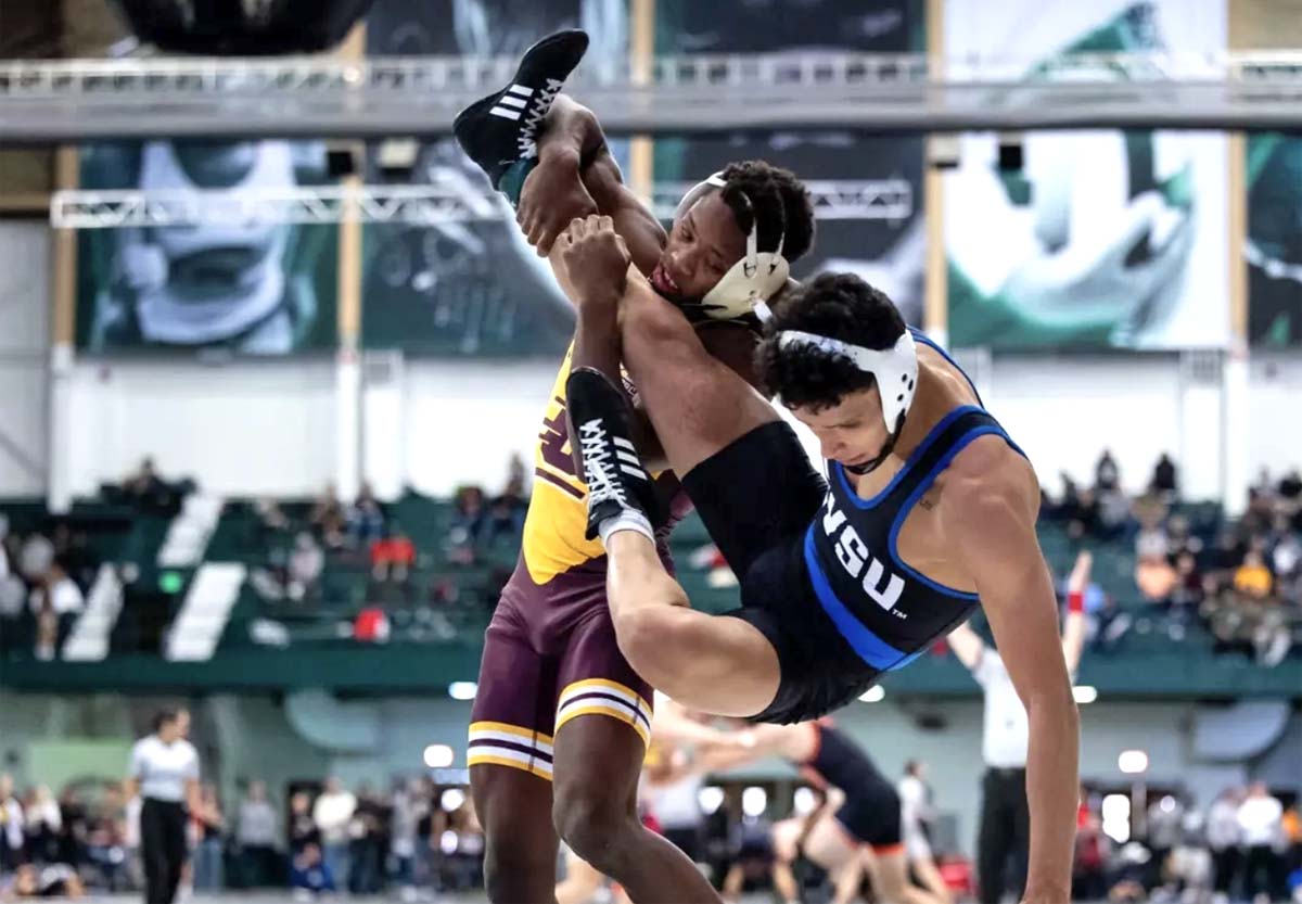 Central Michigan's Kellen Aure takes down his opponent.