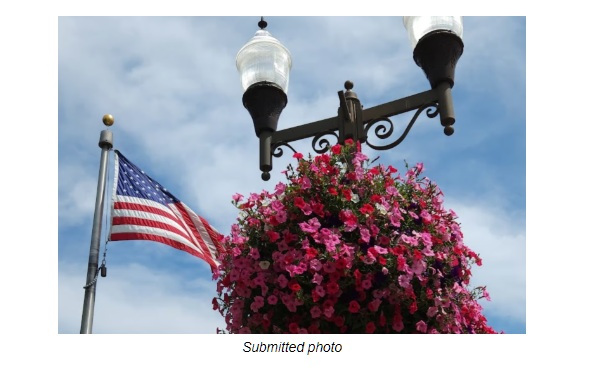 GFWC – Menomonie Woman’s Club Thanks Hanging Basket Donors